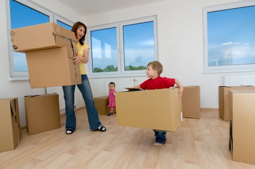 Wardrobe boxes and protective packing items for Sutton customers